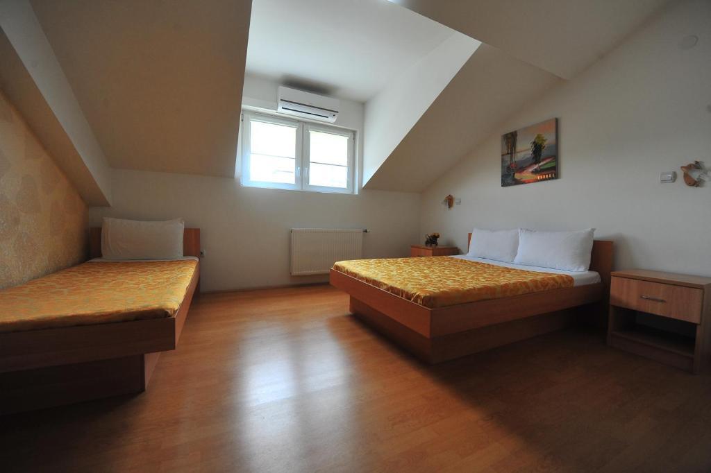 Petrovec Motel Livija الغرفة الصورة