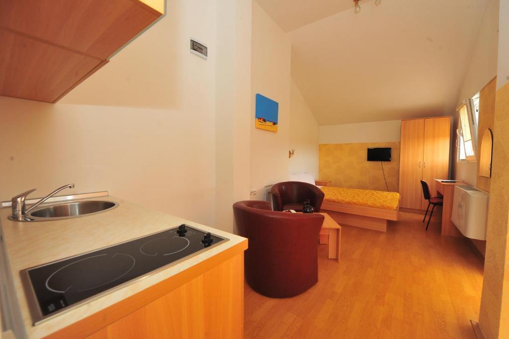 Petrovec Motel Livija الغرفة الصورة