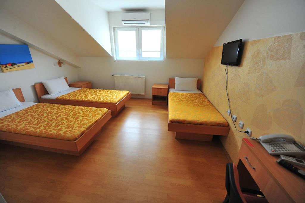 Petrovec Motel Livija الغرفة الصورة